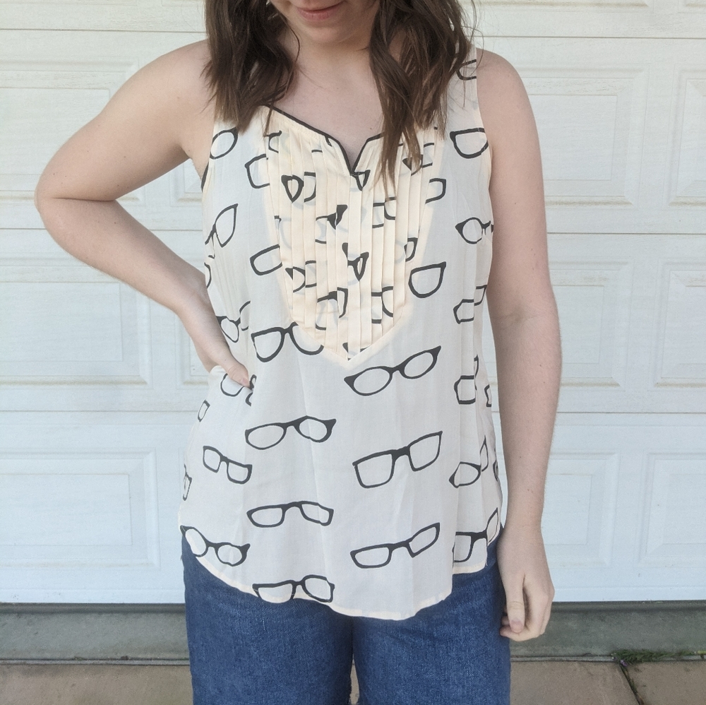 Glasses tank top